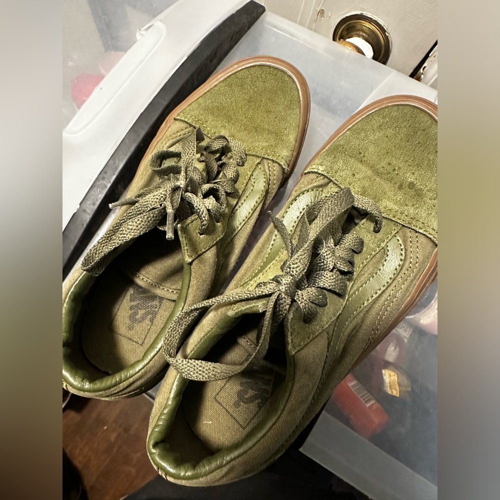 Olive Green women's size 7 low top vans